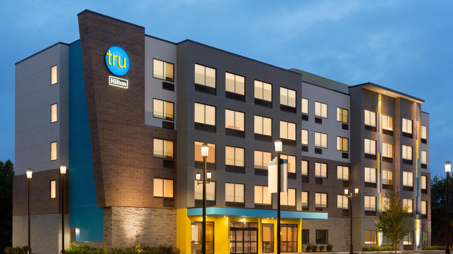 Tru by Hilton – St. Charles